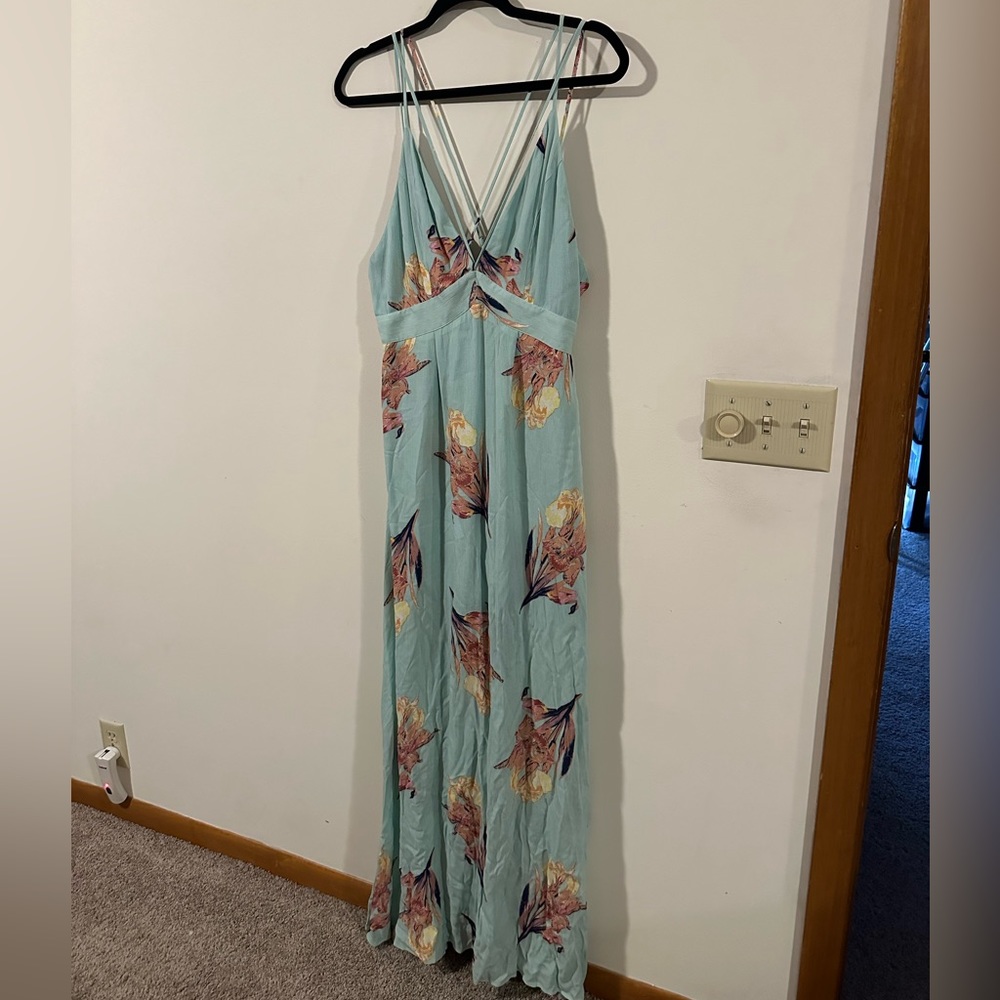 LA Charme U Dress. Size M